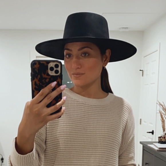 Melissa Cordobés Suede wide Brim Hat